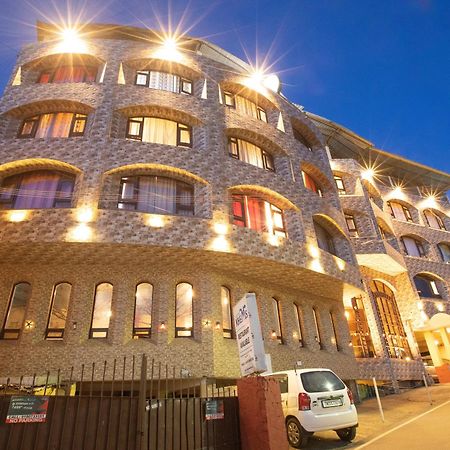 Devi Enterprises - Hotel Khems Udagamandalam Exterior photo