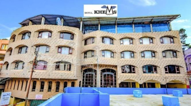Devi Enterprises - Hotel Khems Udagamandalam Exterior photo