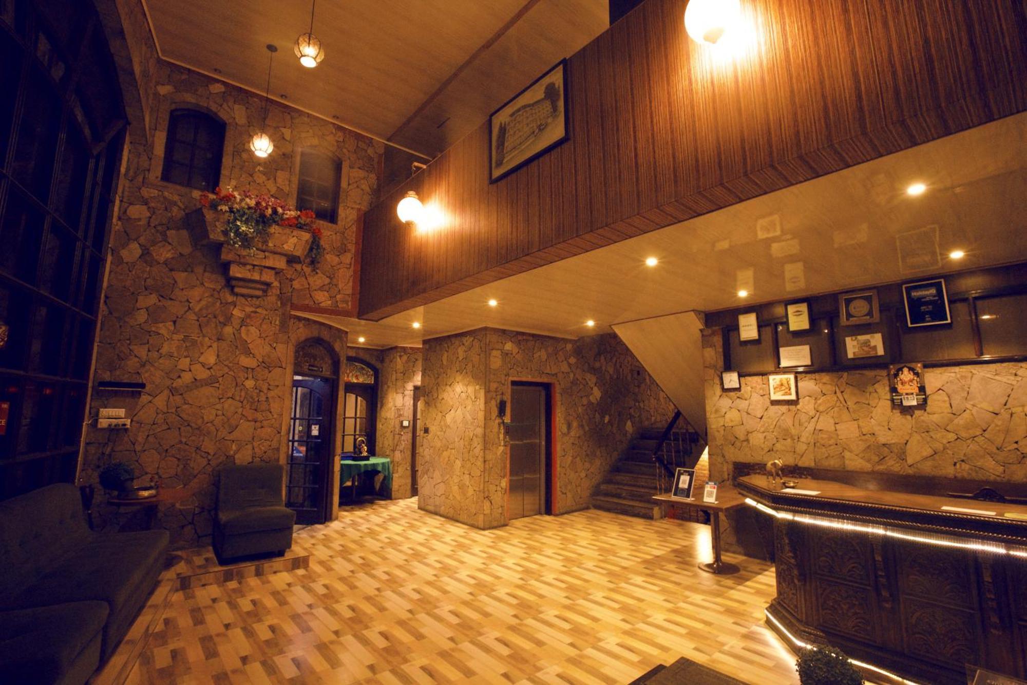 Devi Enterprises - Hotel Khems Udagamandalam Exterior photo