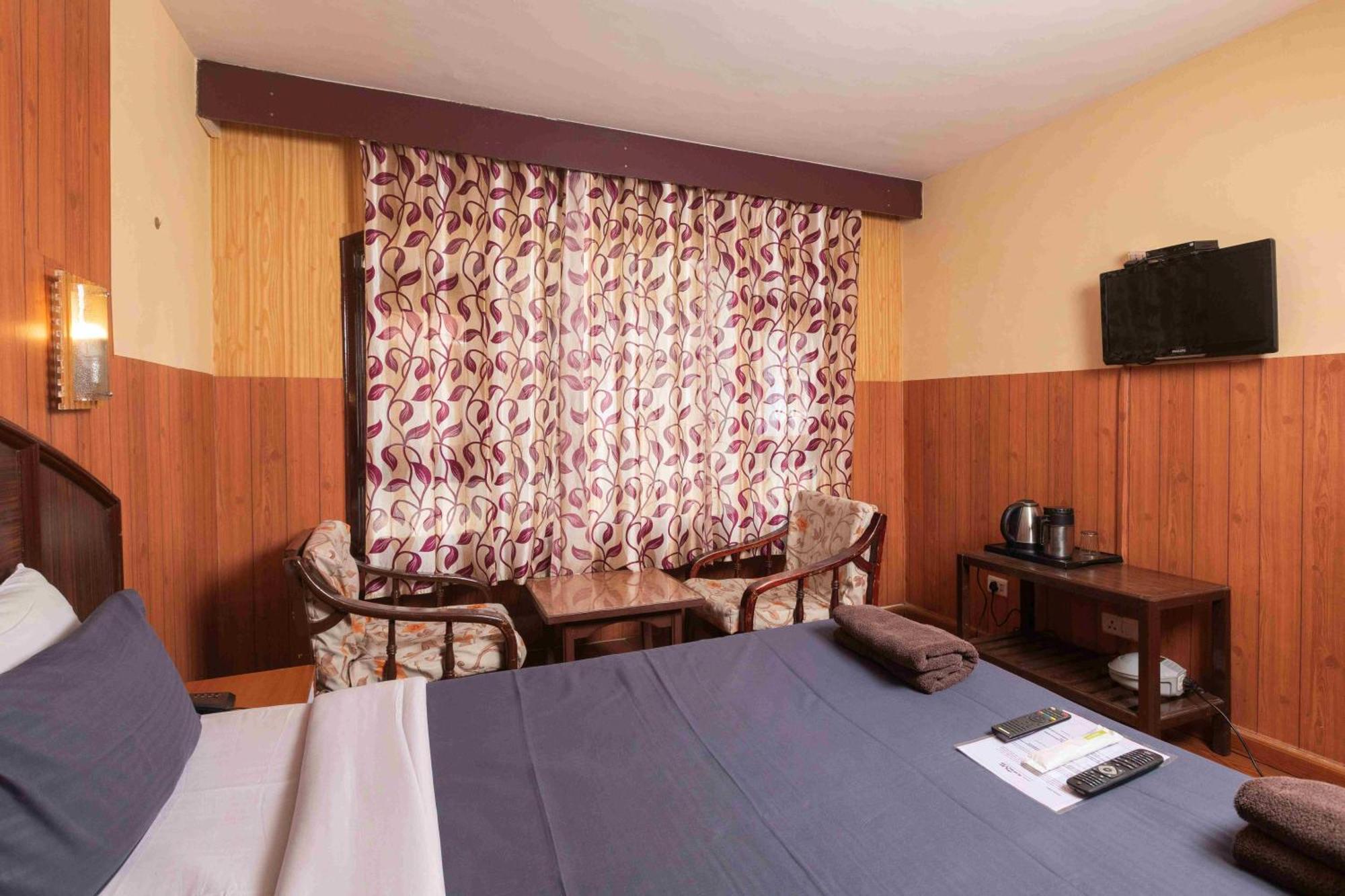 Devi Enterprises - Hotel Khems Udagamandalam Exterior photo